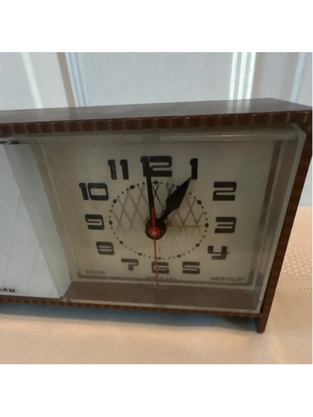 Westclox Moonbeam S48 Model 22108 Flash Alarm Dialite Electric Clock
